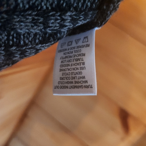 Allie & Rob Sweater Poncho - Picture 4 of 6